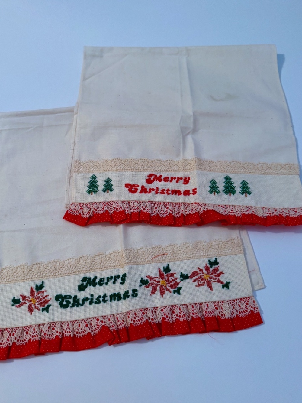 Set of Two Vtg Style Christmas Kitchen/Hand Towels - Embroidered Merry Christmas